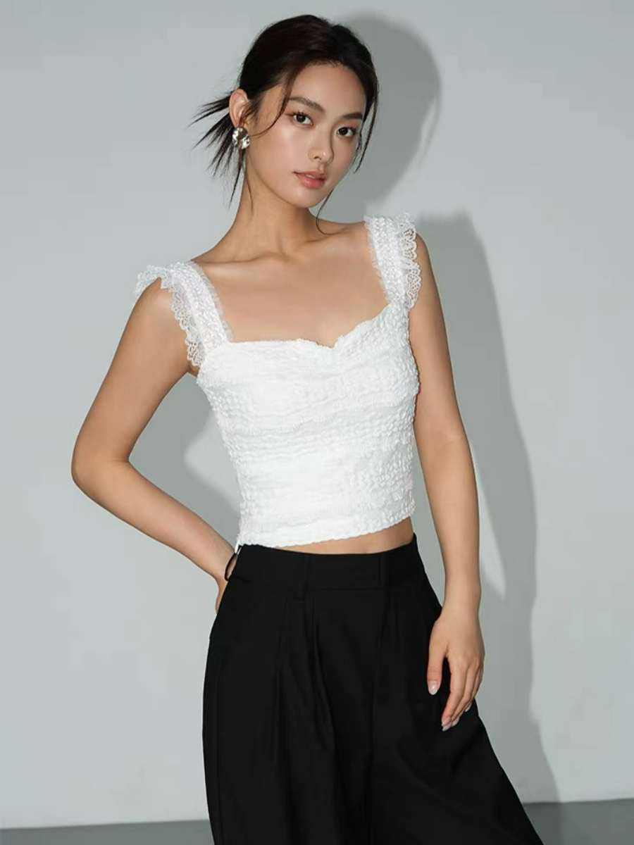 Feliciona Lace Trim Sweehear Crop Top