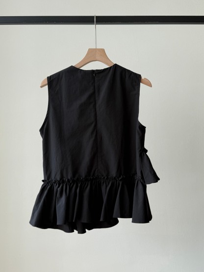 Viktoria Asymmetrical Ruffle Hem Top