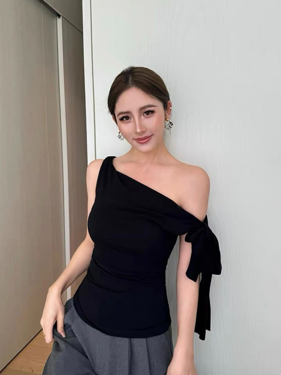 Finnley Convertible Neckline Top