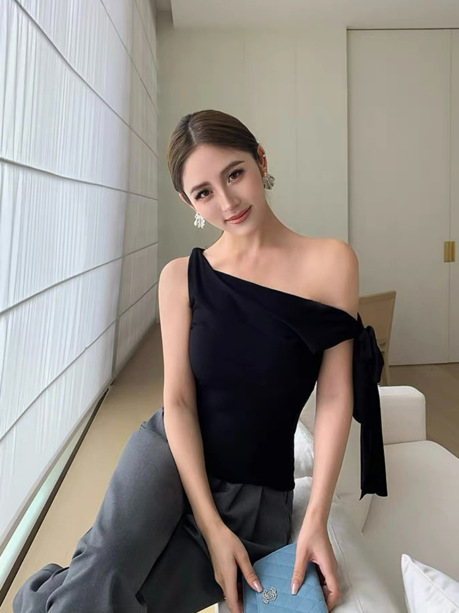 Finnley Convertible Neckline Top