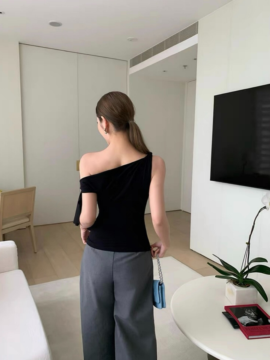 Finnley Convertible Neckline Top