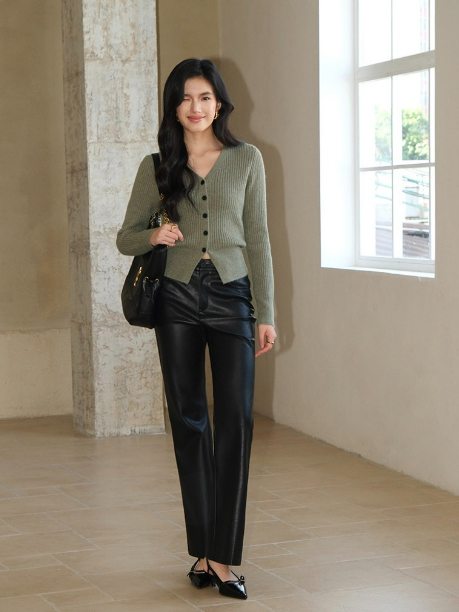 Jovany V-Neck Knit Top-The Black Bow-