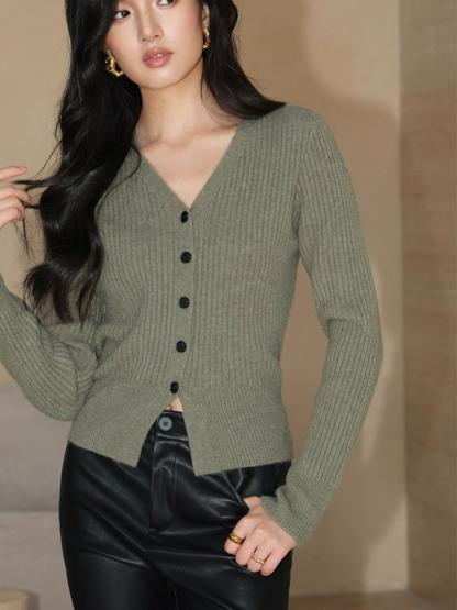Jovany V-Neck Knit Top-The Black Bow-