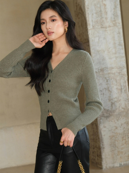Jovany V-Neck Knit Top-The Black Bow-