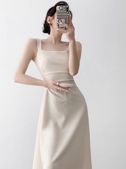 Nashla Square Neck Fit & Flare Dress -The Black Bow-