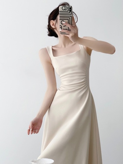 Nashla Square Neck Fit & Flare Dress -The Black Bow-