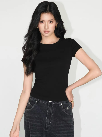 Jordy Classic Fit Tee-The Black Bow-