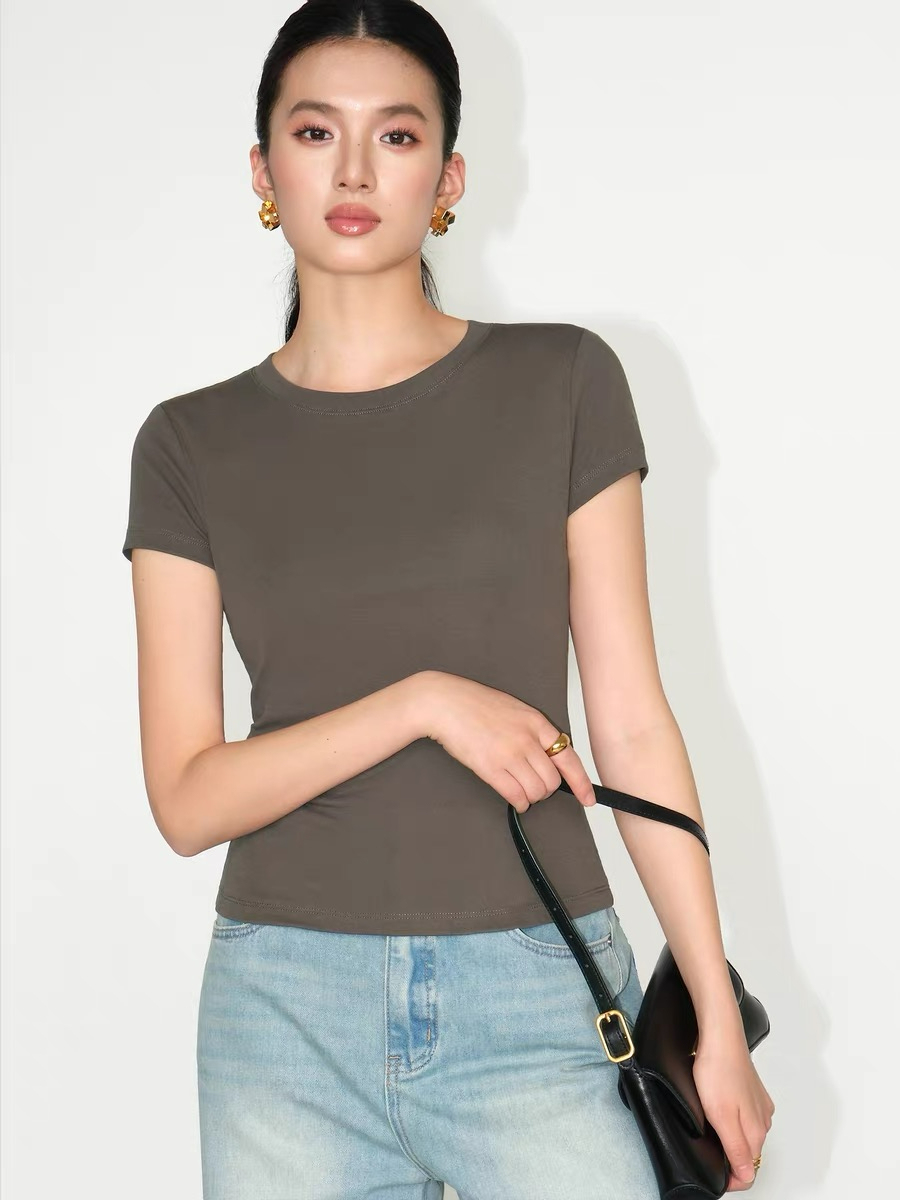 Jordy Classic Fit Tee-The Black Bow-