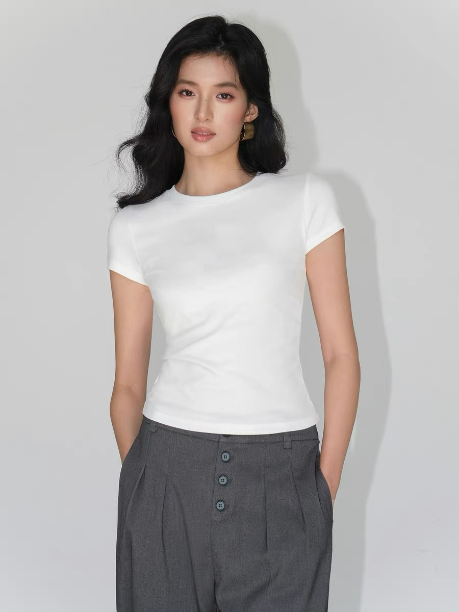 Jordy Classic Fit Tee-The Black Bow-