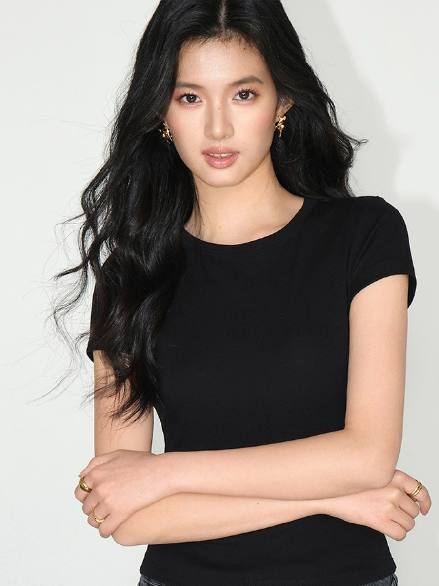 Jordy Classic Fit Tee-The Black Bow-