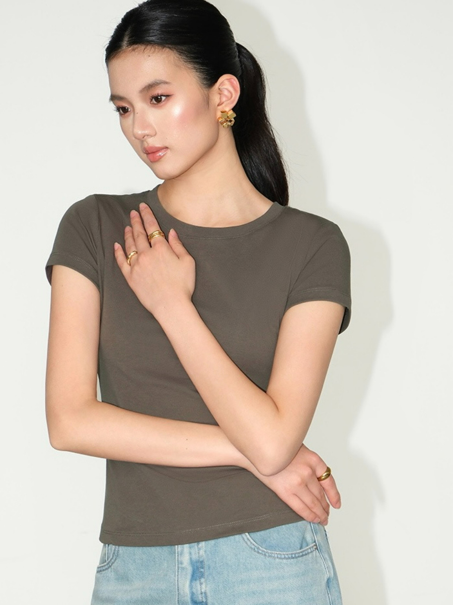 Jordy Classic Fit Tee-The Black Bow-