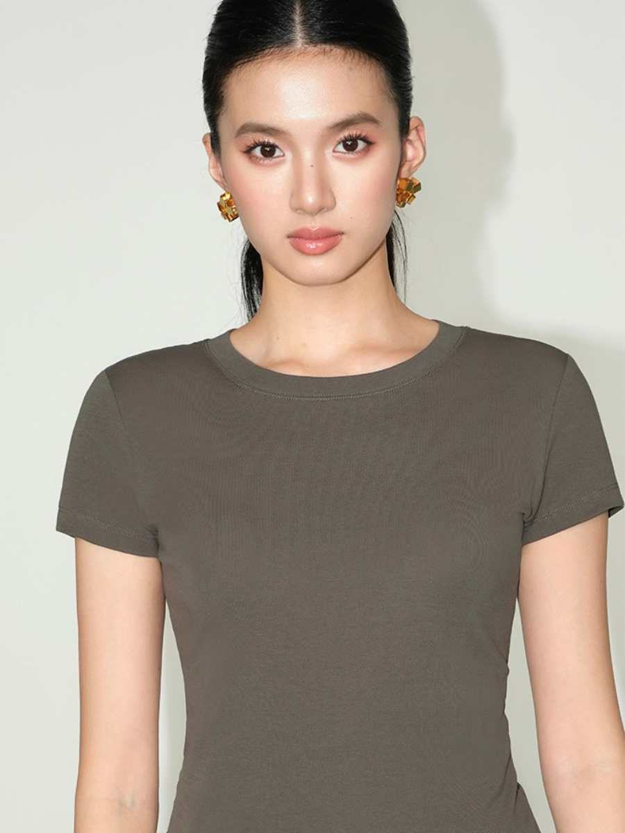 Jordy Classic Fit Tee-The Black Bow-