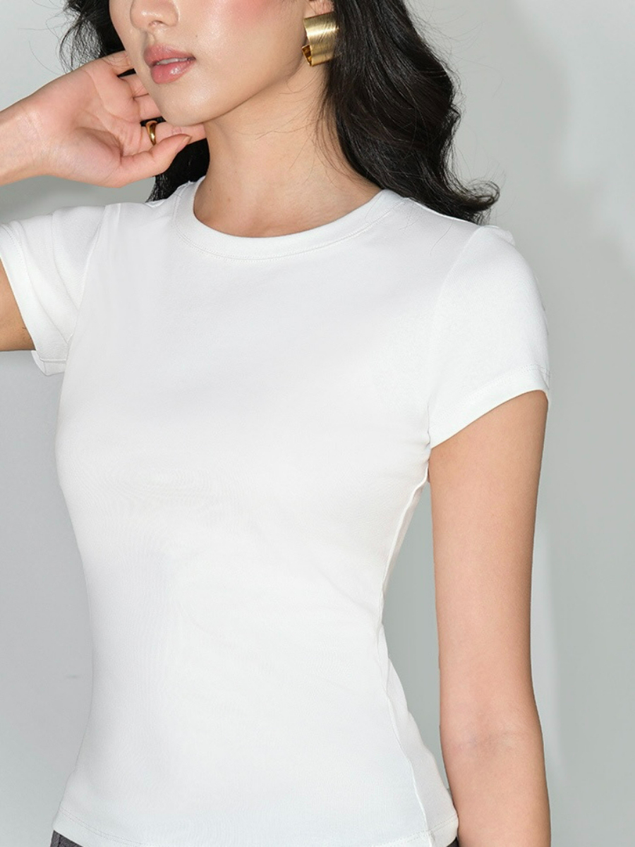 Jordy Classic Fit Tee-The Black Bow-