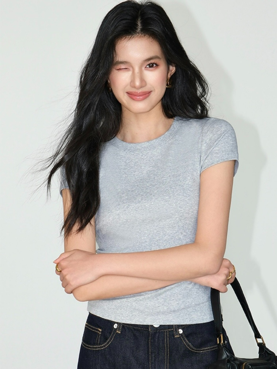 Jordy Classic Fit Tee-The Black Bow-