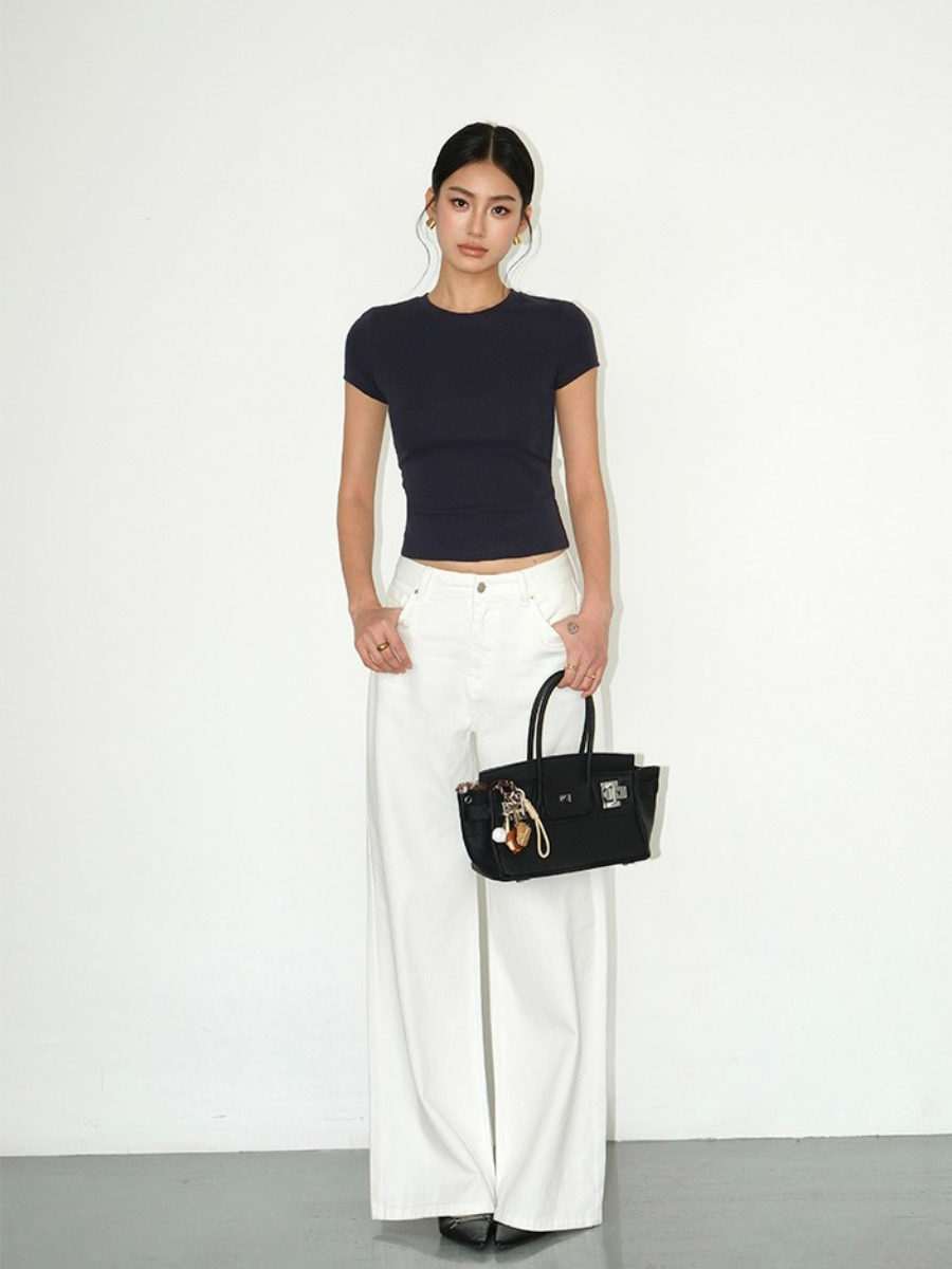 Jordy Classic Fit Tee-The Black Bow-