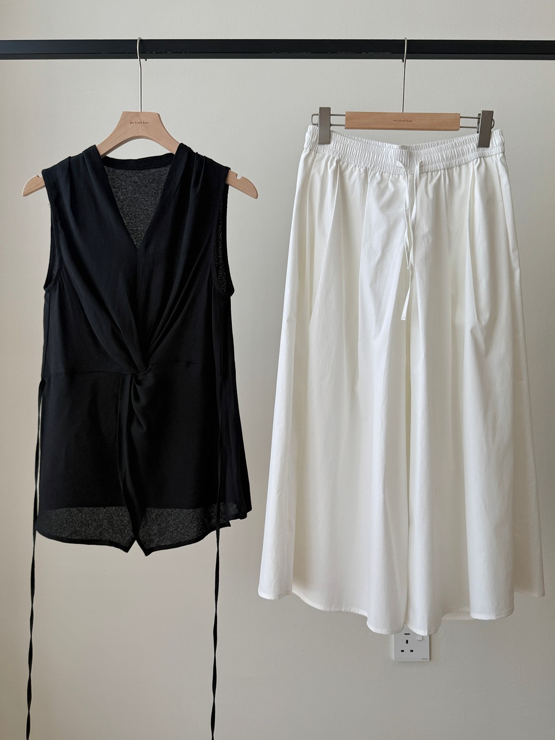 Vyla Twist Front Top