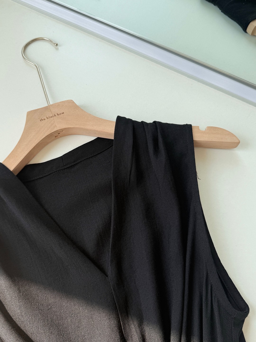 Vyla Twist Front Top
