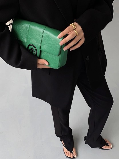 Kelsyn Sleek & Designer Oversized Padded Shoulder Blazer-The Black Bow-