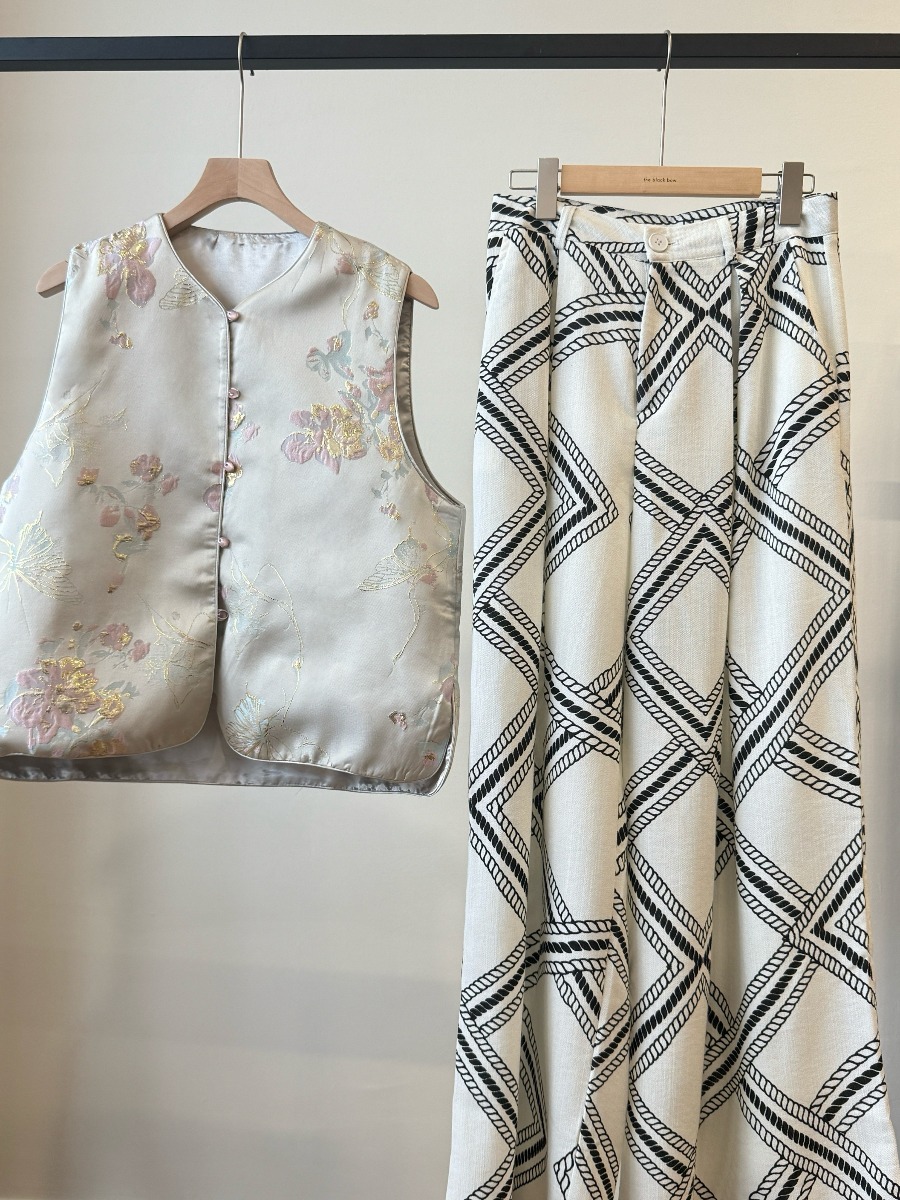 Shuang Jiu Oriental Vest