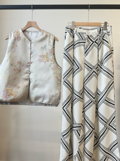 Shuang Jiu Oriental Vest