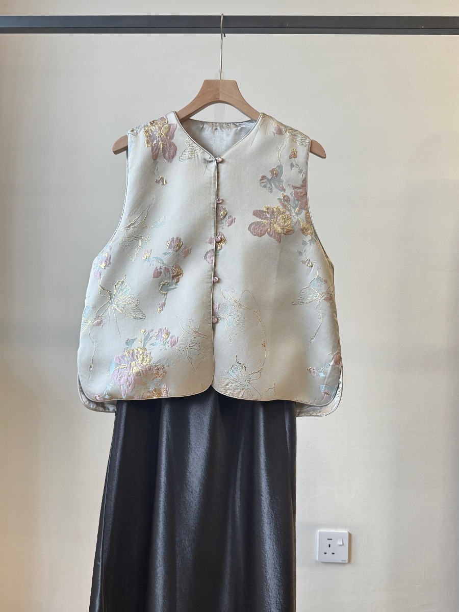 Shuang Jiu Oriental Vest