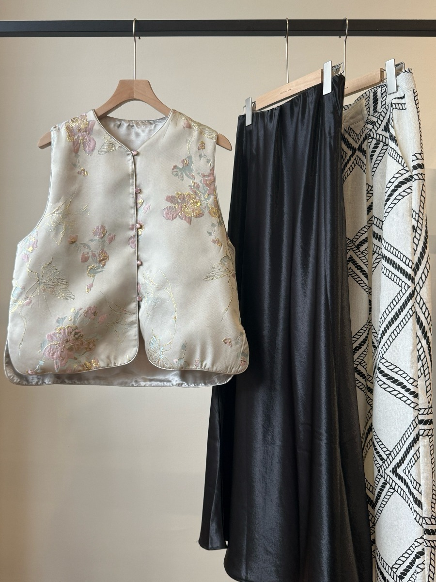 Shuang Jiu Oriental Vest