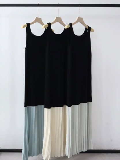 Elise Color Binding Pleated Patchwork Knit Dress-The Black Bow-