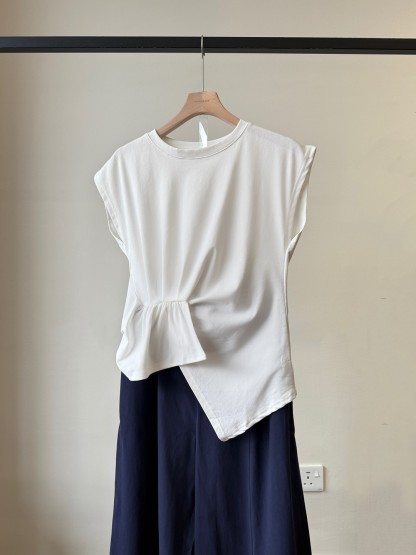 Vivian Asymmetric Twist Front Top