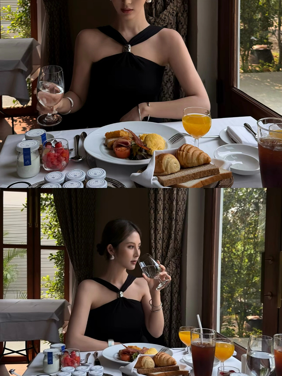 Fatmah Ring-Detail Halter Neck Top