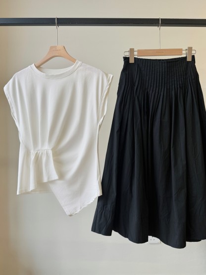Vivian Asymmetric Twist Front Top