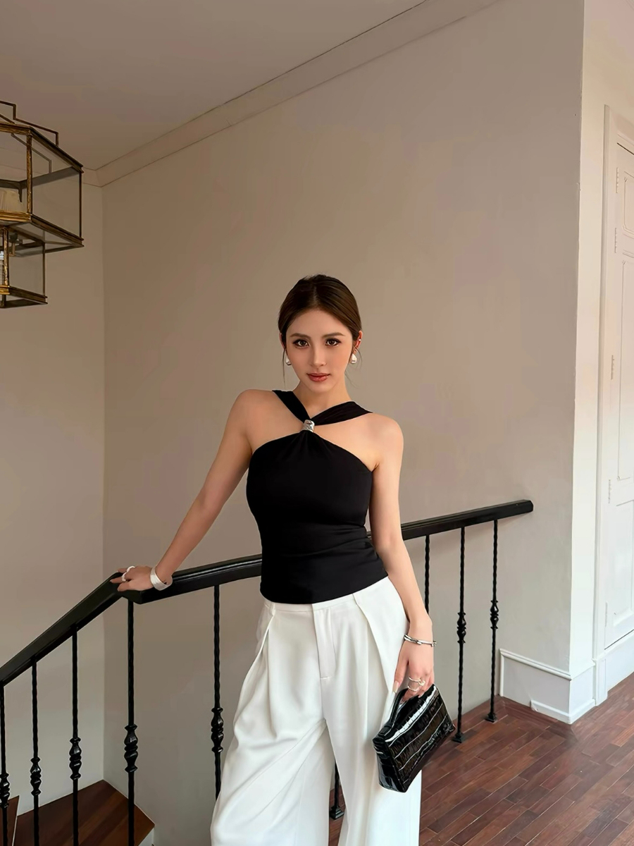 Fatmah Ring-Detail Halter Neck Top