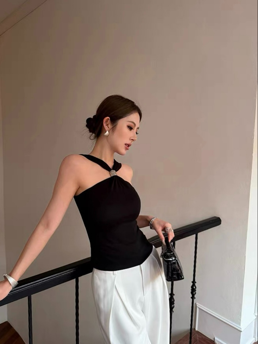 Fatmah Ring-Detail Halter Neck Top