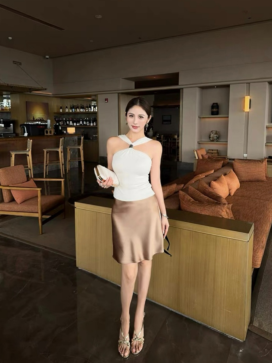 Fatmah Ring-Detail Halter Neck Top