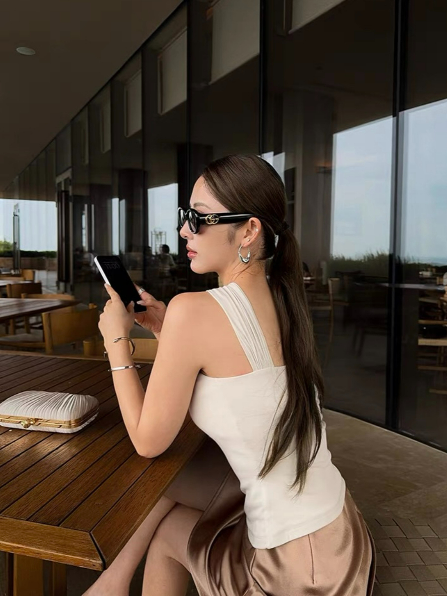 Fatmah Ring-Detail Halter Neck Top