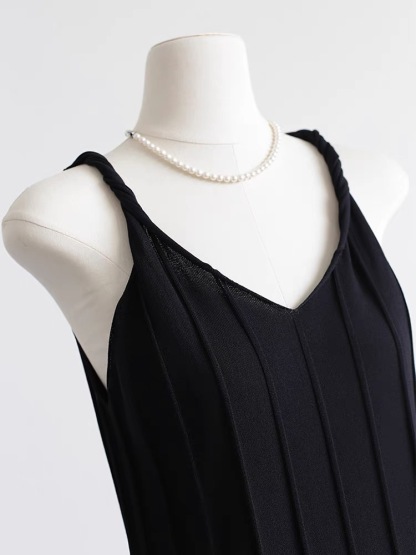 Emmett Twist Knot V-Neck Knit Top-The Black Bow-