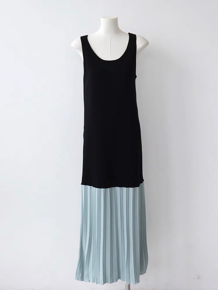 Elise Color Binding Pleated Patchwork Knit Dress-The Black Bow-