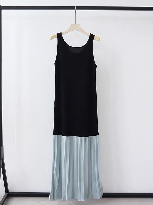 Elise Color Binding Pleated Patchwork Knit Dress-The Black Bow-