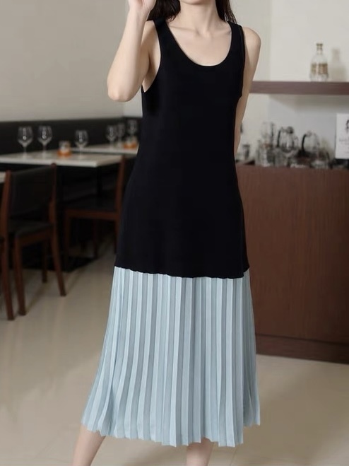 Elise Color Binding Pleated Patchwork Knit Dress-The Black Bow-