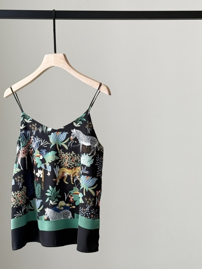 Sheeta Wildlife Graphic Cami Top (Discounted-S size)-The Black Bow-
