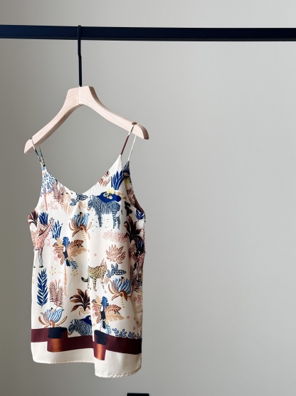 Sheeta Wildlife Graphic Cami Top (Discounted-S size)-The Black Bow-