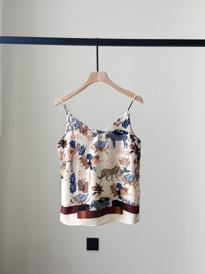 Sheeta Wildlife Graphic Cami Top (Discounted-S size)-The Black Bow-