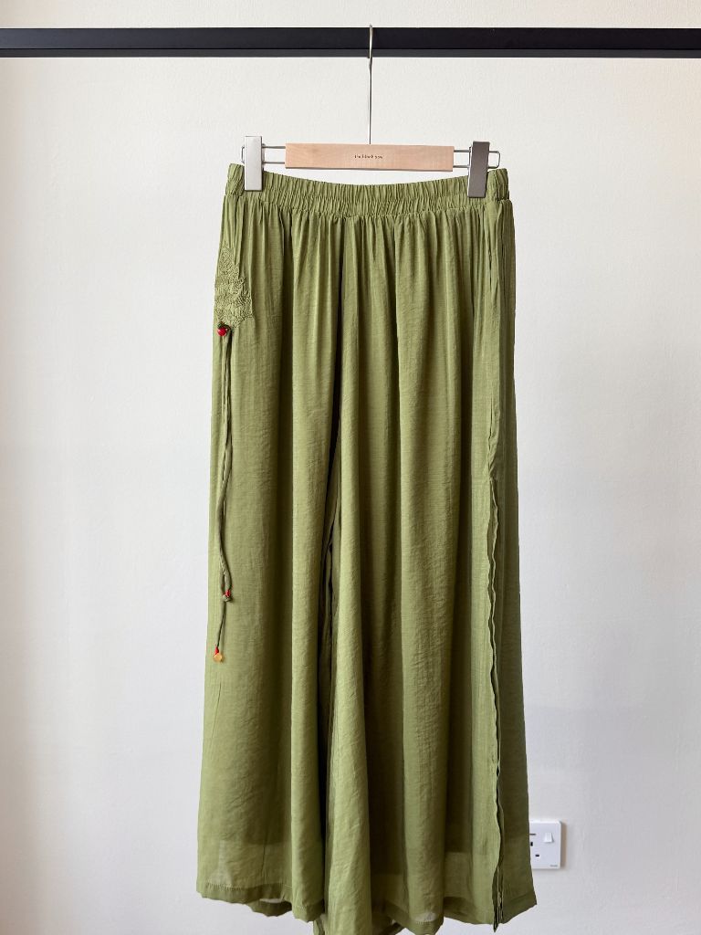 Li Qi Floral Embroided Oriental Vest