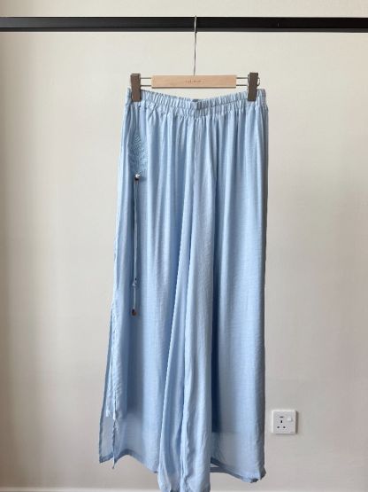 Li Qi Floral Embroided Oriental Vest