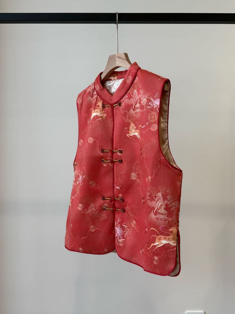 Shuang De Oriental Vest