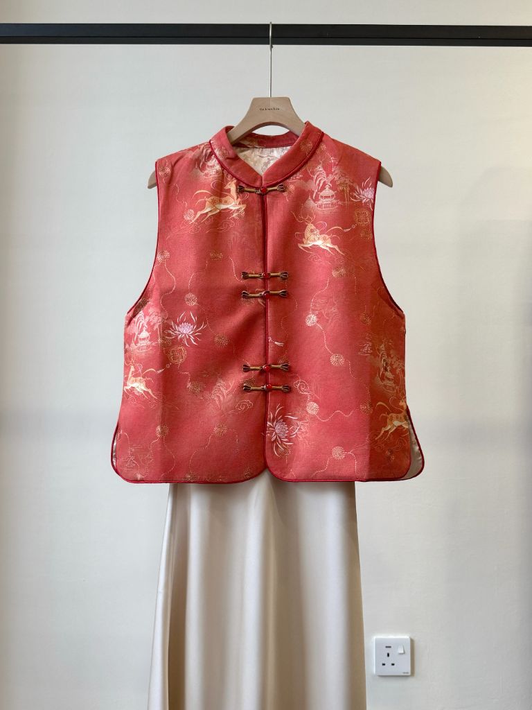 Shuang De Oriental Vest