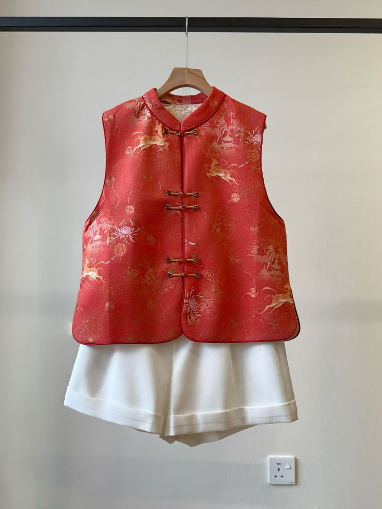 Shuang De Oriental Vest