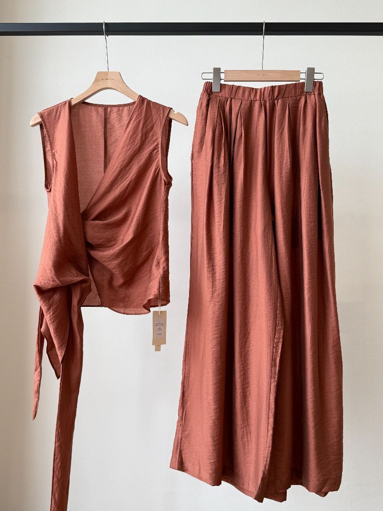 Lena Sleeveless Tied Up Top & Pants Set