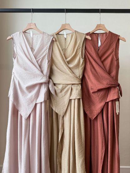 Lena Sleeveless Tied Up Top & Pants Set