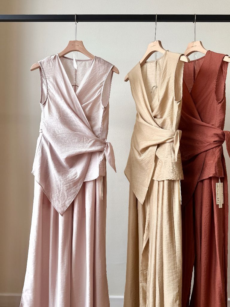 Lena Sleeveless Tied Up Top & Pants Set