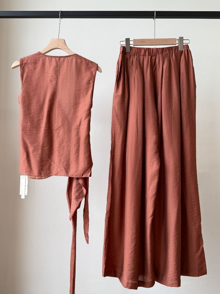 Lena Sleeveless Tied Up Top & Pants Set